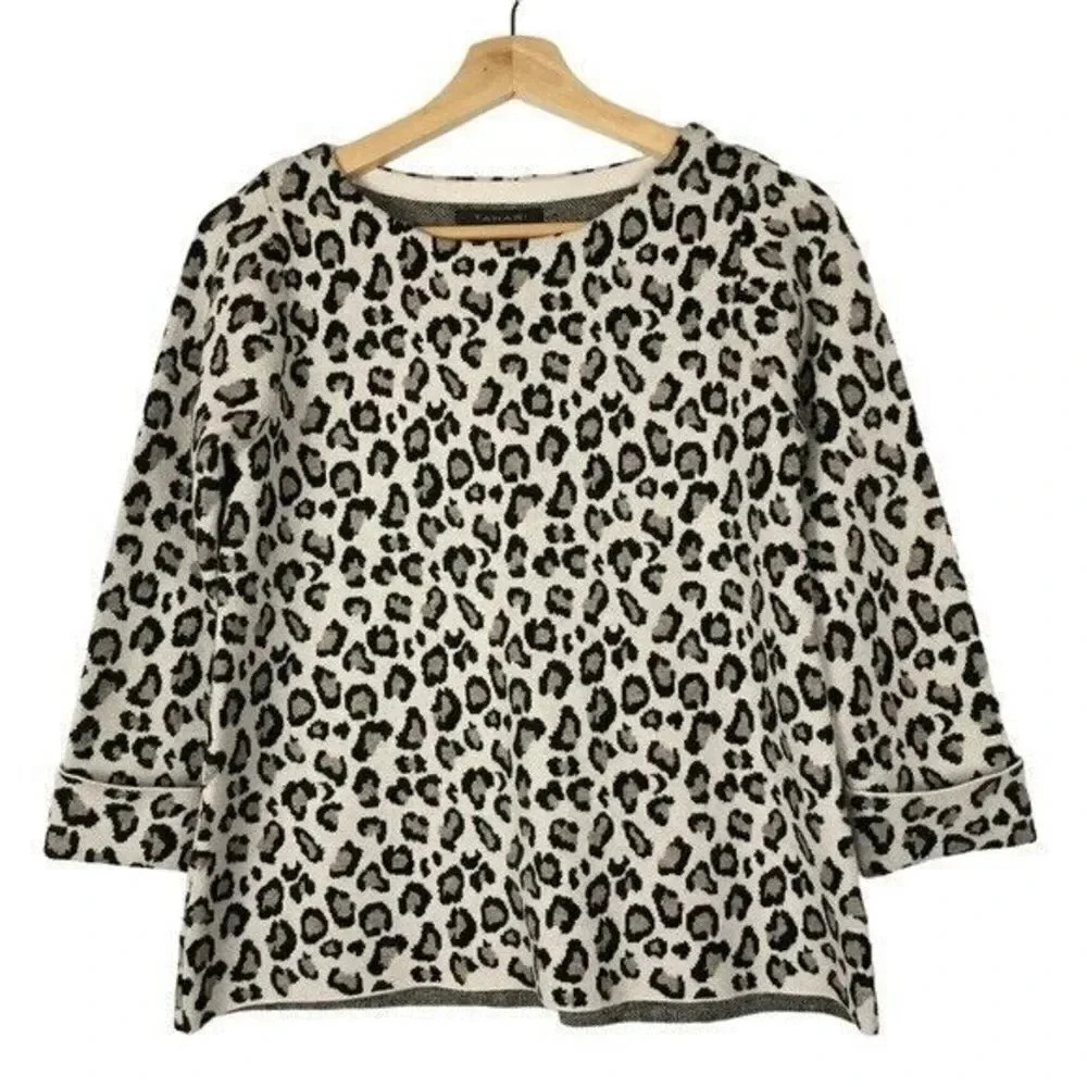 Tahari White Snow Leopard Round Neck Knit Sweater S